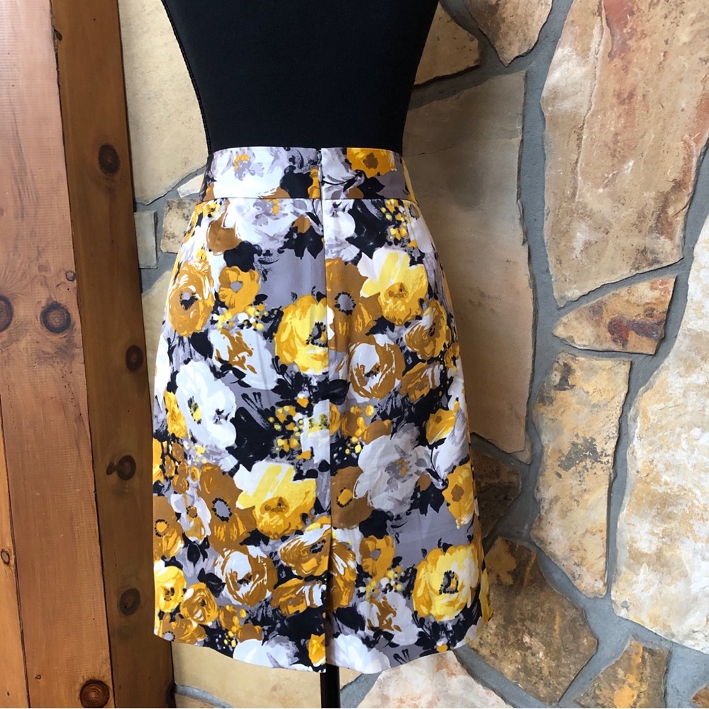 J. CREW Stretch Golden Rose Floral Pencil Skirt (S) - Picture 5 of 17